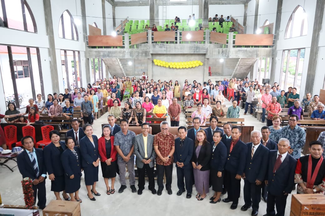 Bupati Budiman Hadiri Perayaan Natal Gereja Toraja Jemaat Lauwo Baru ...