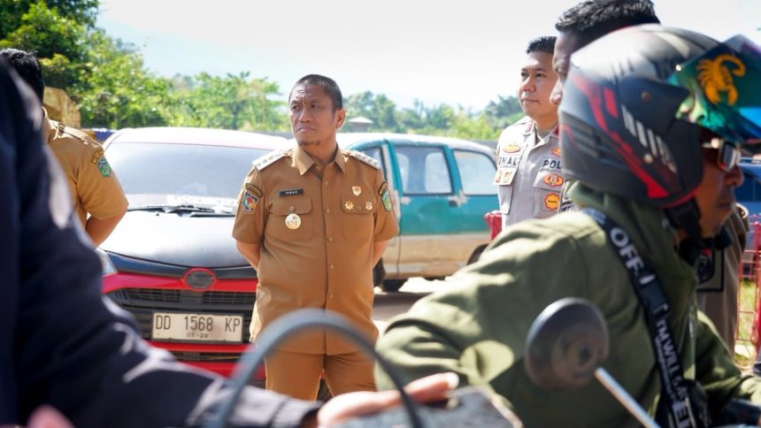 Bupati Luwu Timur Irwan Bachri Syam mendukung usulan penambahan kuota BBM subsidi setelah antrean BBM dinilai telah mengganggu aktivitas warga dan pemerintahan (Sumber: Dinas Kominfo SP Luwu Timur)