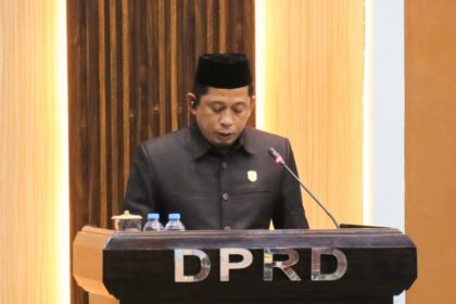 Juru Bicara Fraksi GPR, Rusdi Layong, dalam rapat paripurna penyampaian Pendapat Akhir Fraksi terhadap Ranperda Perubahan APBD Tahun Anggaran 2026 (Sumber: Dinas Kominfo SP Luwu Timur)