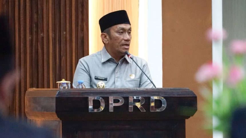 Bupati Irwan Bachri Syam menekankan pentingnya sinergi eksekutif dan legislatif agar kebijakan anggaran menjawab kebutuhan masyarakat (Sumber: Dinas Kominfo SP Luwu Timur)