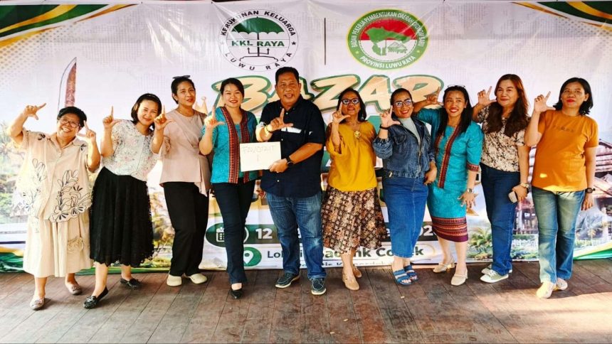 Kegiatan Bazaar Penggalangan Dana yang digelar oleh BPP DOB Luwu Raya di Rumah Makan Saung Cobek, Tamalanrea, Makassar (Sumber: KKLR)