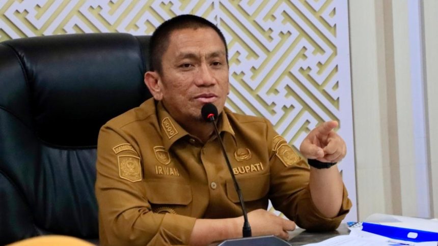 Bupati Luwu Timur Irwan Bachri Syam menjelaskan rencana pembangunan kawasan lada terpadu di Loeha Raya, termasuk perhatian terhadap status kawasan, kewenangan IUP PT Vale, dan pembangunan jalan Mahalona-Bantilang.