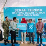 serah terima bantuan rehabilitasi Rumah Tidak Layak Huni (RTLH) dari PT Vale Indonesia Tbk kepada enam rumah warga di tiga desa di Kabupaten Kolaka (Sumber: PT Vale)