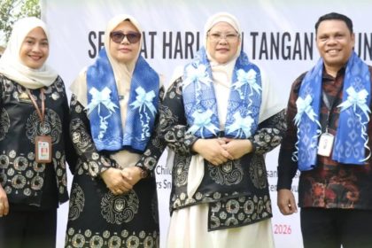 Edukasi perilaku hidup bersih dan sehat melalui praktik mencuci tangan dan kesehatan gigi dan mulut digelar di SDN 225 Karebbe, Kecamatan Malili, dalam rangka Hari Cuci Tangan Sedunia dan Healthier Smiles Program.