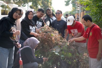 Jajaran Pemkot Palopo bersama TNI/Polri, pemerhati lingkungan, dan masyarakat menggelar kerja bakti massal di Kelurahan Benteng, Jumat (2/10/2026). (SumberL Dinas Kominfo SP Luwu Timur)