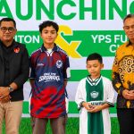 Ketua KONI Luwu Timur, Herawan Raditya dan Direktur Sekolah Umum YPS, Mahmudin saat peluncuran 2 klub Ekstrakutikuler, YPS Badminton Club dan YPS Futsal Club (Sumber: Sekum YPS)