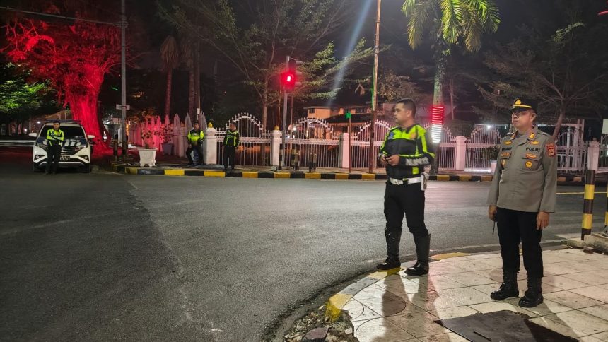 Polres Palopo menggelar kegiatan Cipta Kondisi (Cipkon) dan Kegiatan Rutin yang Ditingkatkan (KRYD) pada Minggu dini hari di wilayah hukum Polres Palopo (Sumber: TBN Palopo)